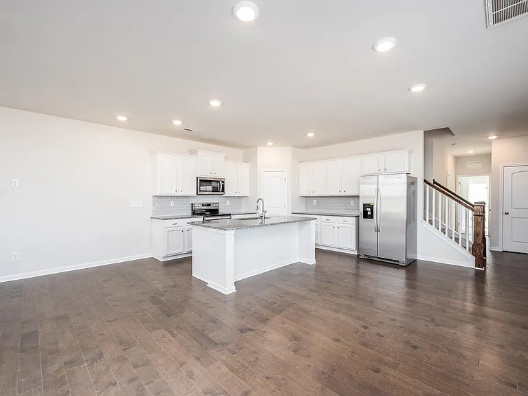 902 Sagecroft Ln — Photo 4