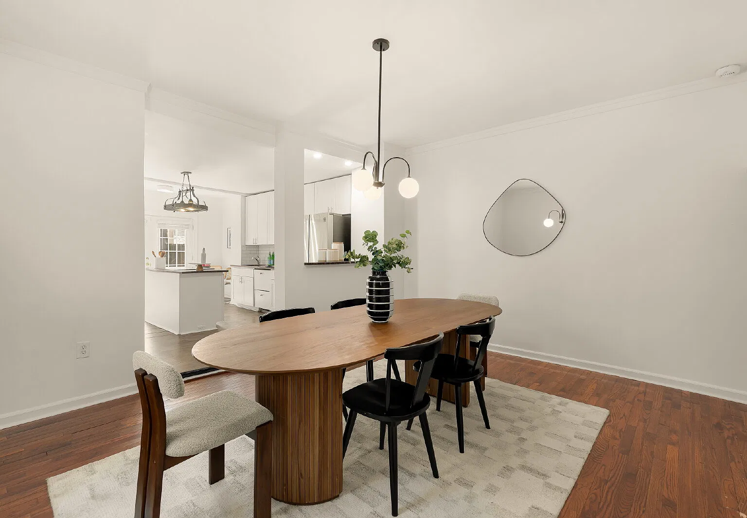 2 bed, 1.5 bath, 1200 sqft, $2,950 — Photo 4