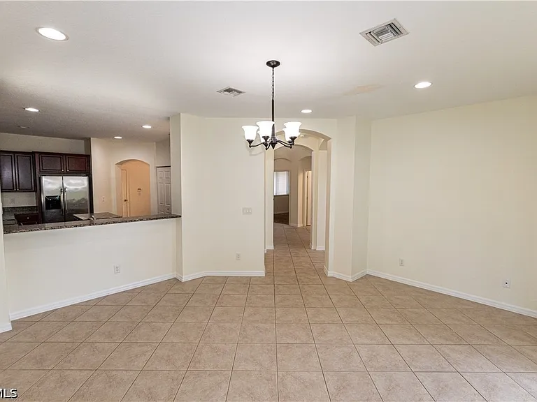17007 Tremont St — Photo 11