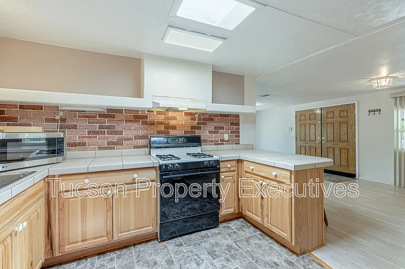2 bed, 2.0 bath, 1600 sqft, $1,500 — Photo 3