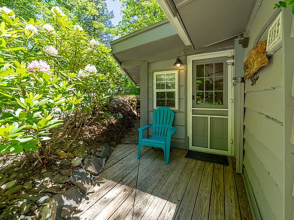 4th image of 16 Limestone Dr