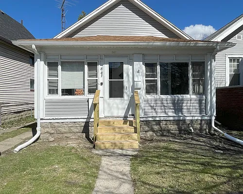 847 Clark St Photo 1