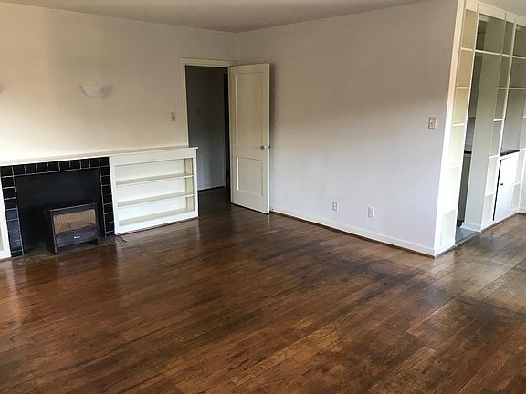 3rd image of 5507 San Jacinto St APT 4