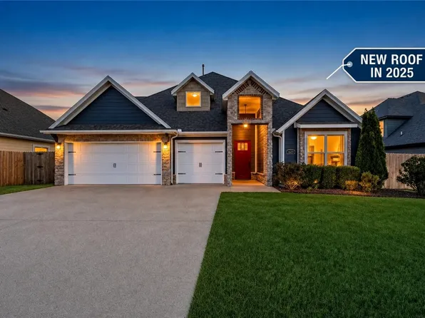 1051 Silver Maple St, Centerton, AR 72719