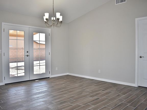 5th image of 264 N Monterey St