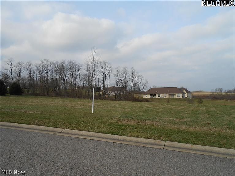 2nd image of 3249-3231 Maple Creek Dr