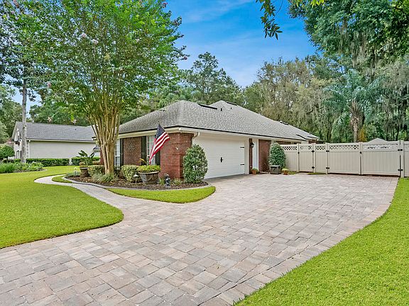 2nd image of 12769 Edenbridge Ct