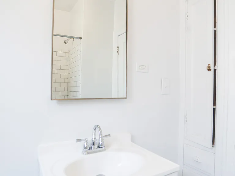 1631 W Lunt Ave #2A — Photo 3