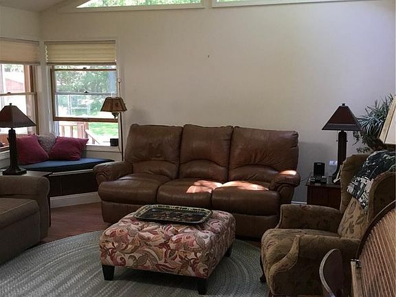 4th image of 405 Ferndale Ln