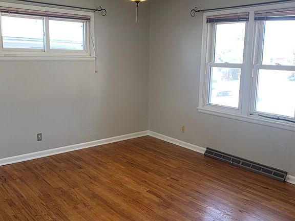 3rd image of 3213 Boxelder Dr