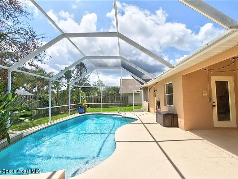 1899 Crane Creek Blvd — Photo 2