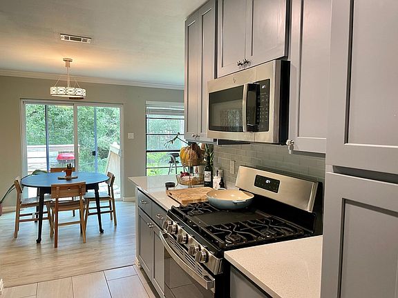2nd image of 1605 Walsh Tarlton Ln #A