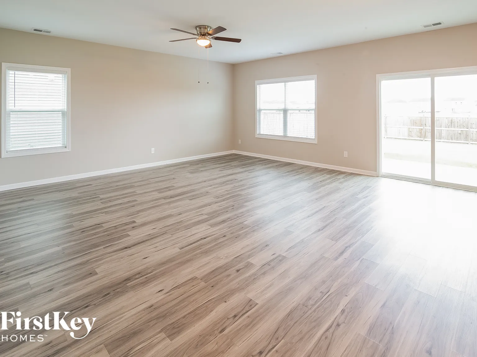 4 bed, 2.5 bath, 2253 sqft, $2,490 — Photo 3