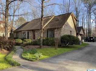 522 Westminster Dr, Rainbow City, AL 35906