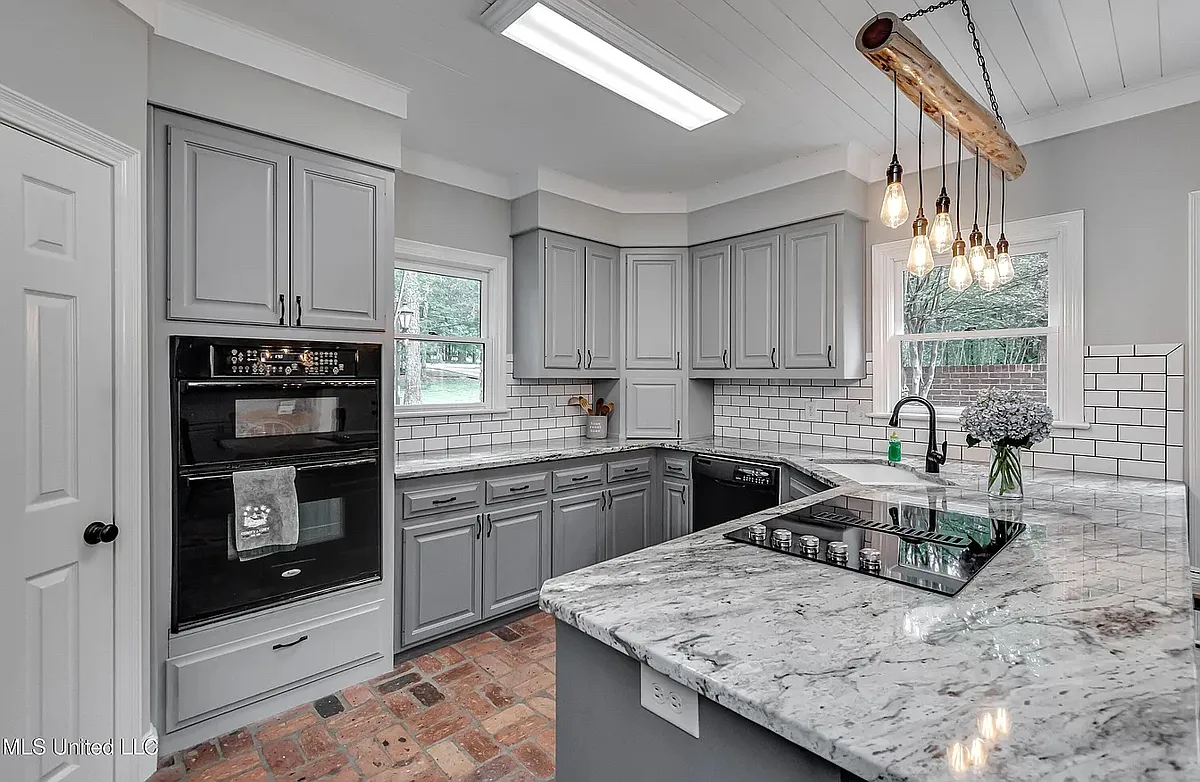 Building Photo - 209 Lake Terrace Pl