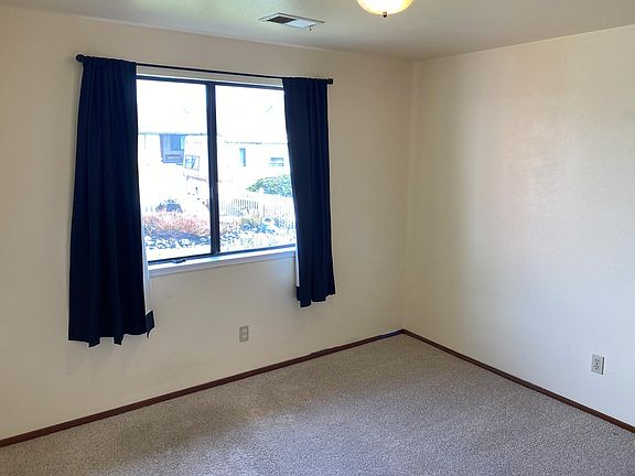 5th image of 1760 Oakdale Dr