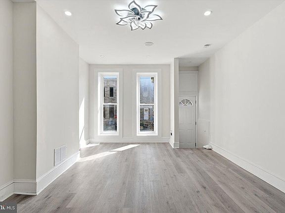 5th image of 1622 E Lanvale St
