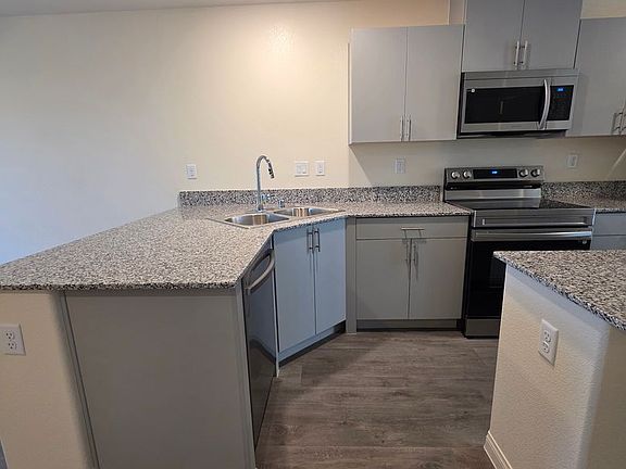 4th image of 2929 White Selzter Ct