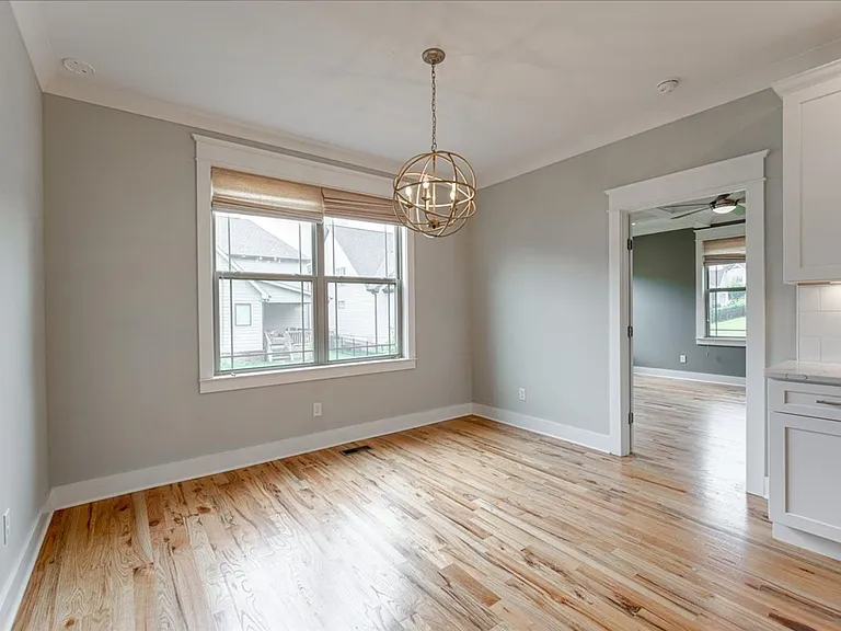 2318 Large Oak Dr — Photo 9