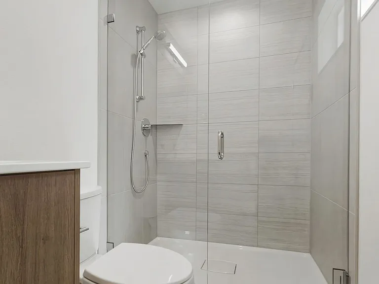 3543 NE 145th St — Photo 13