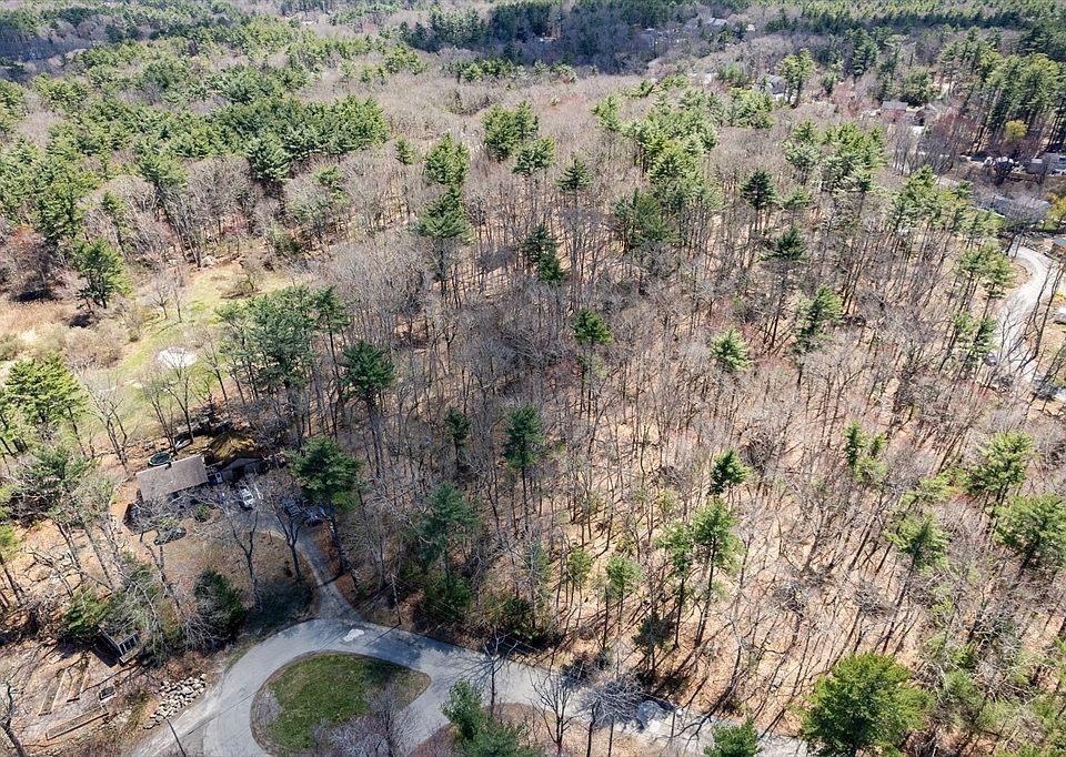 1st image of 13 Whipple Woods Rd