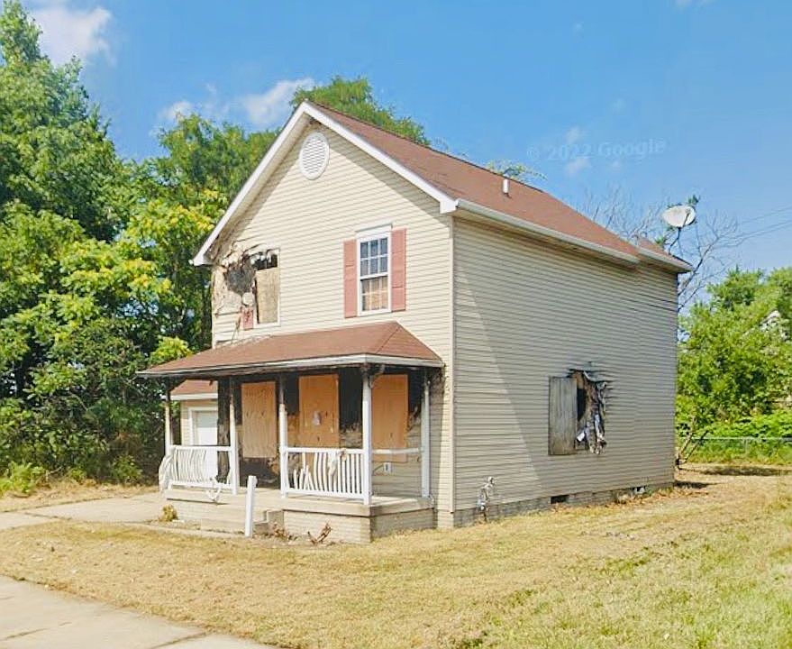 2nd image of 942 Tennessee St