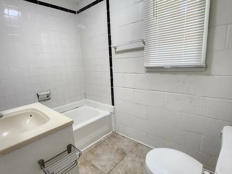 2 Nevada Cir — Photo 4