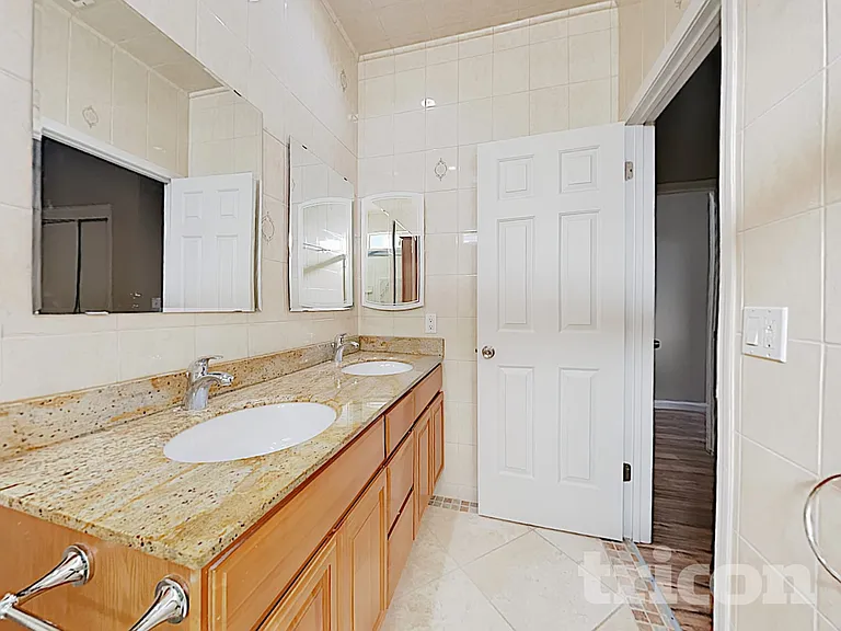 221 Seabury St — Photo 9
