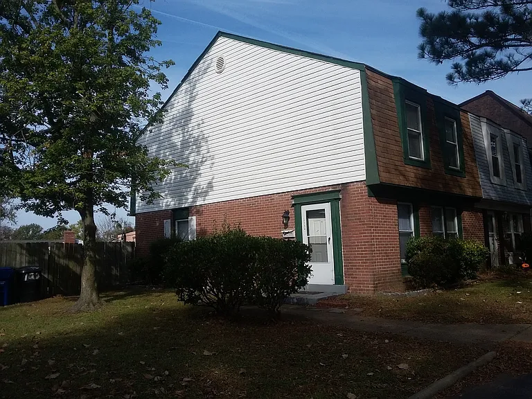 1232 S Lynnhaven Pkwy — Photo 2