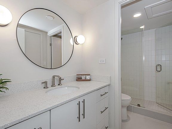 3rd image of 2301 Collins Ave APT 436