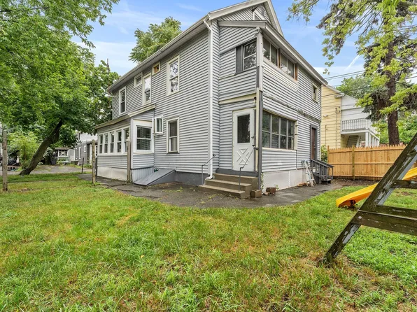 2 Hacker Ct, Worcester, MA 01603