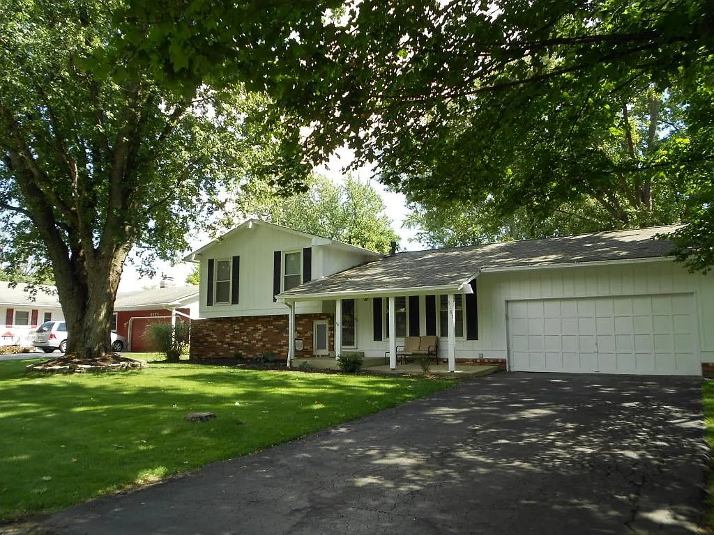 6185 Sunny Vale Dr photo 1
