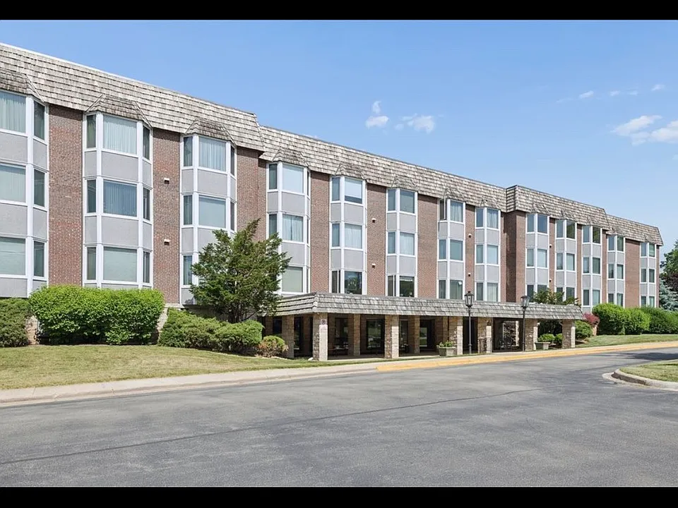 400 Ascot Dr #3E