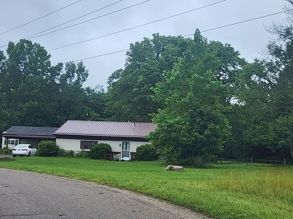 92 E Trestle Rd, Veedersburg, IN 47987
