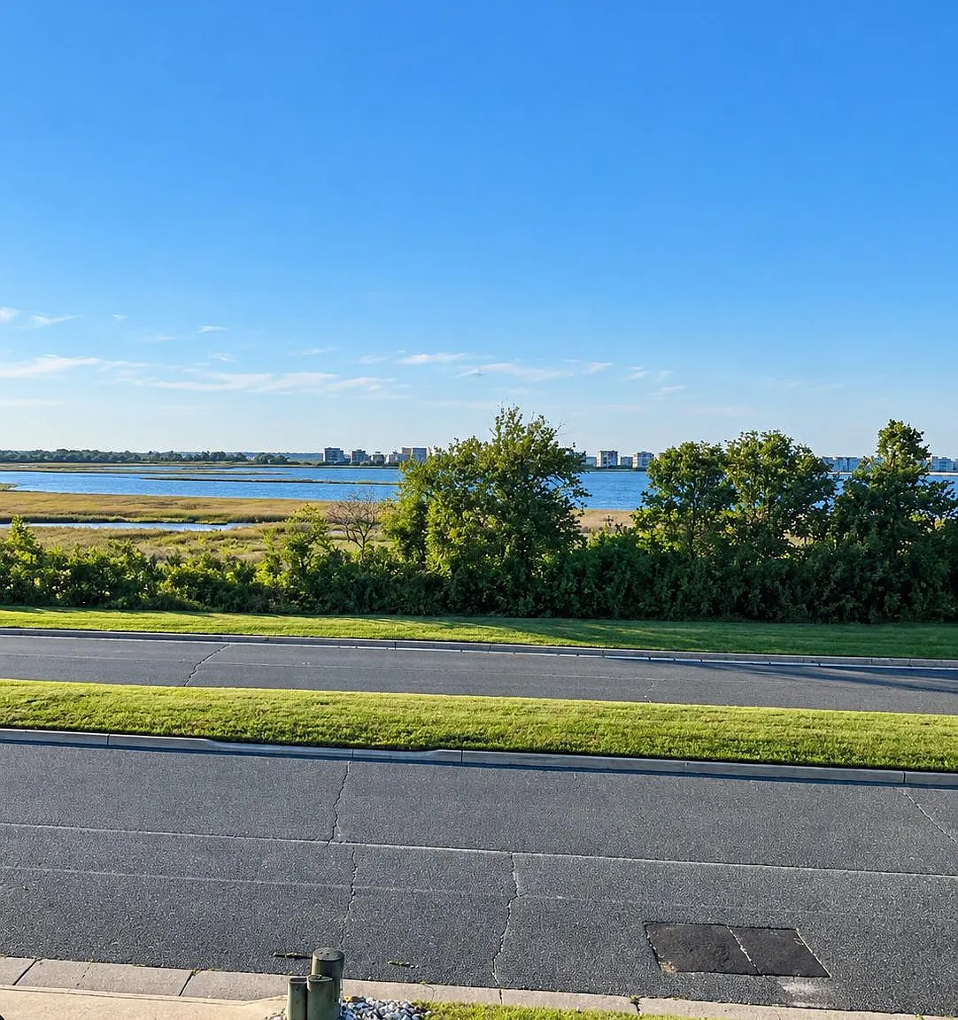 3 bed, 2.5 bath, 1500 sqft, $1,600 — Photo 2
