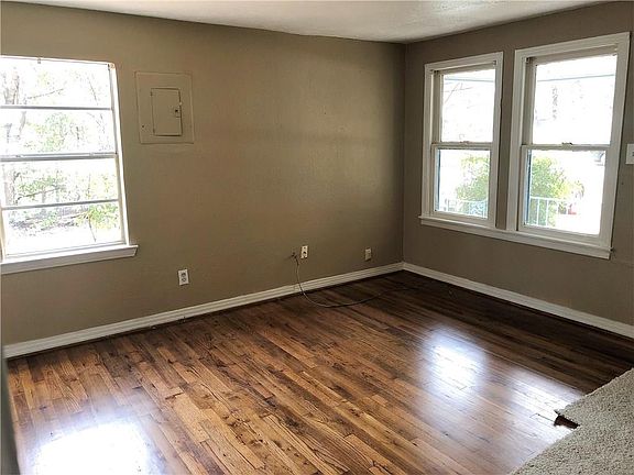 4th image of 4017 Hollis St