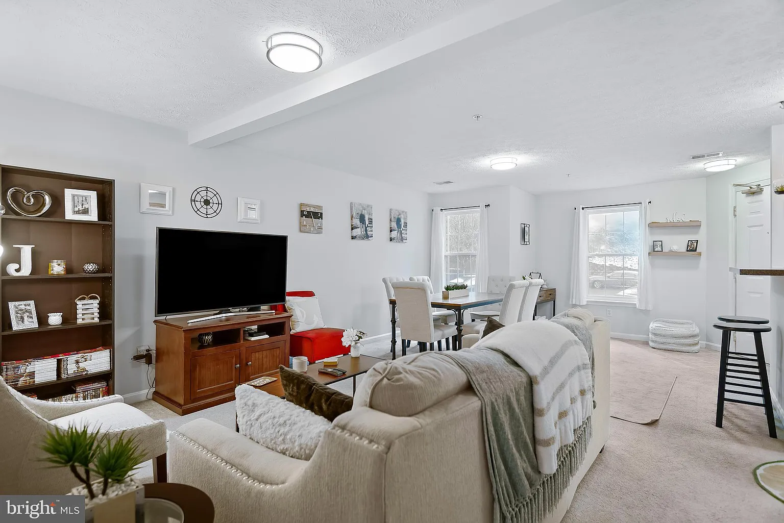 4472 Woodsman Dr Unit 822 photo 1