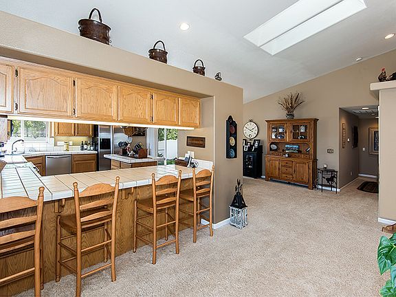 4th image of 925 Vonnie Ln