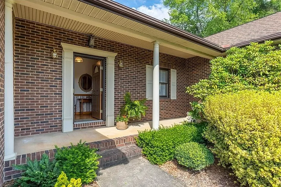 Building Photo - 104 Woodsway Ct