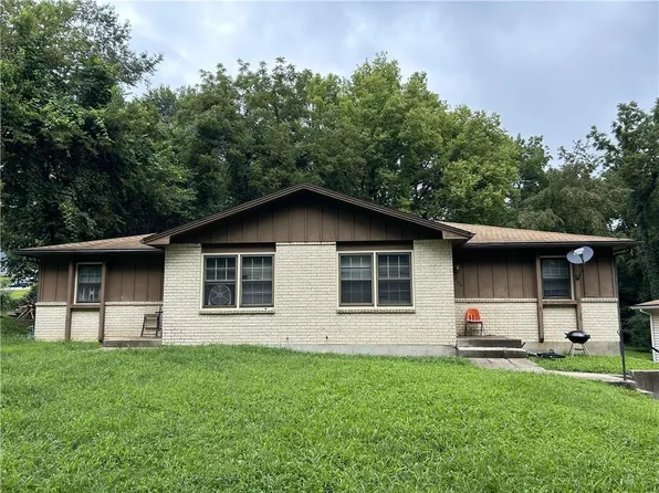 5650 Yecker Ave, Kansas City, KS 66104