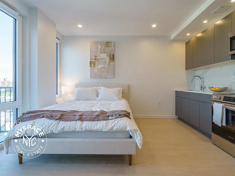 1499 Bedford Ave #6T — Photo 2