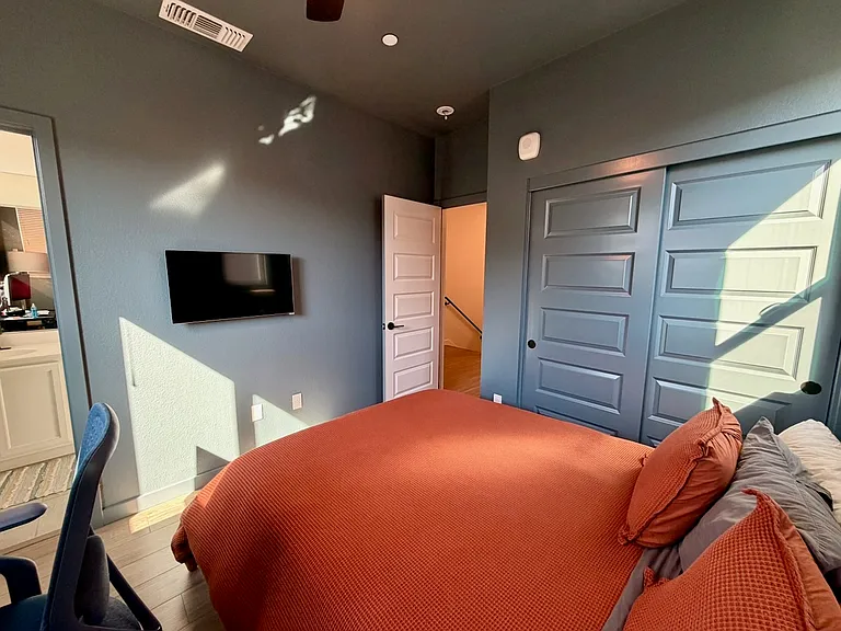 1721 Campbell St — Photo 40