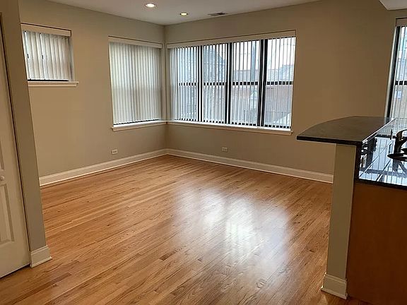 3rd image of 4749 N Spaulding Ave APT 1S