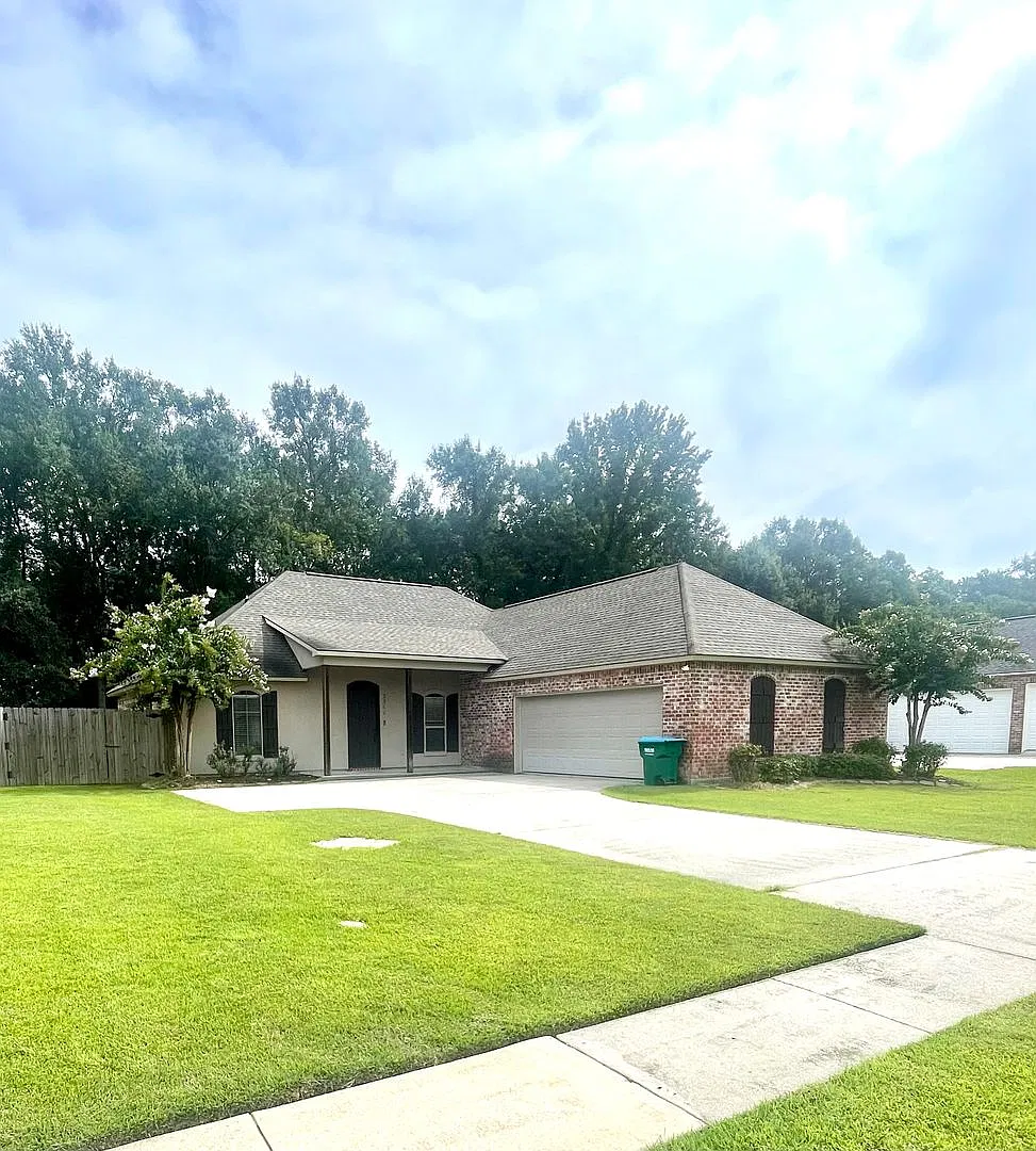 Charming 3 Bedroom 2 Bath home for Rent — Photo 1