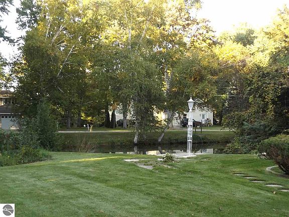 5th image of 3684 Central Park Dr
