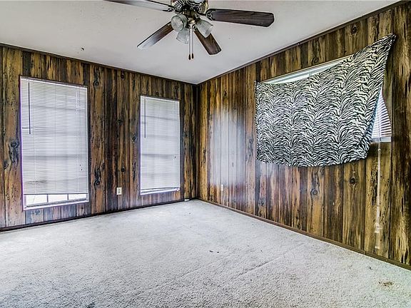 5th image of 318 Teakwood Dr