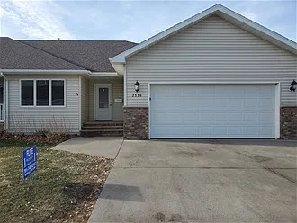3 bed, 3.0 bath, 3000 sqft, $2,300 — Photo 1
