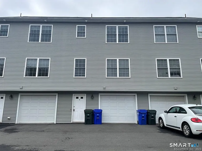 380 King St #5 — Photo 2