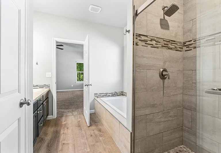 552 E Whitney Ct — Photo 24