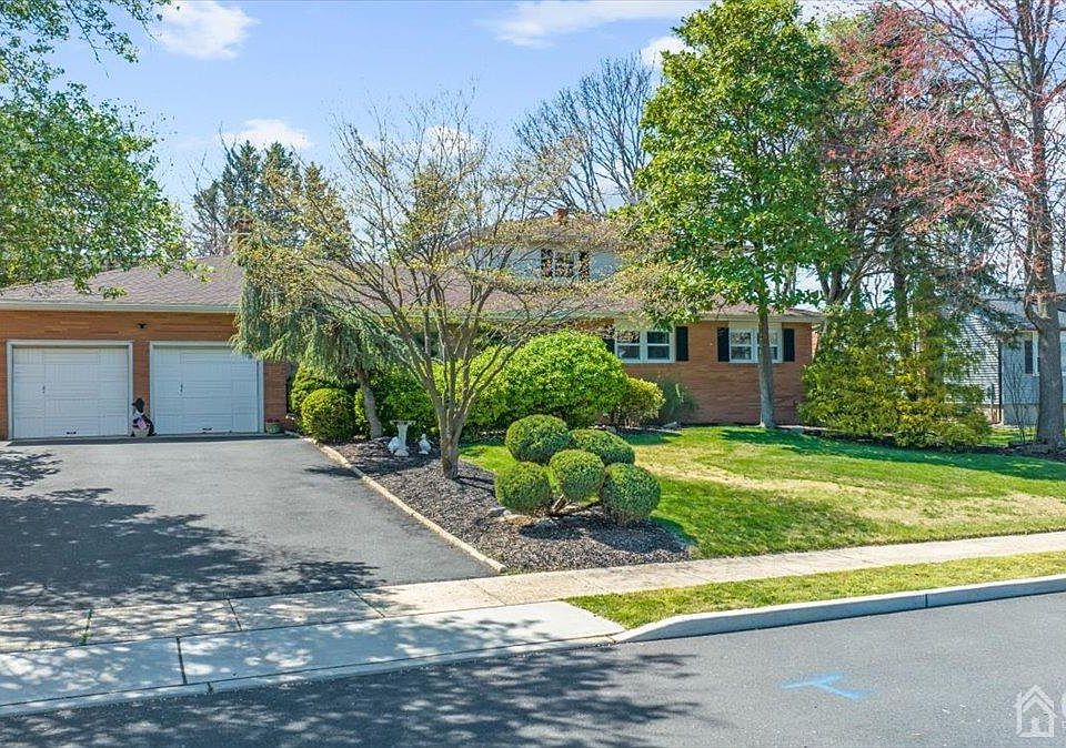 31 Oakwood Dr, Parlin, NJ 08859 Zillow